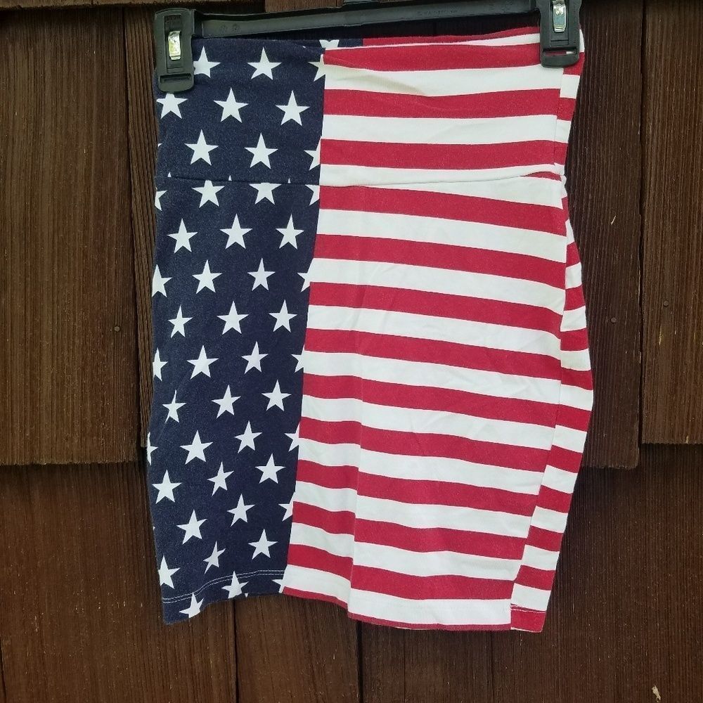 Charlotte Russe Flag Mini - Picture 2 of 3